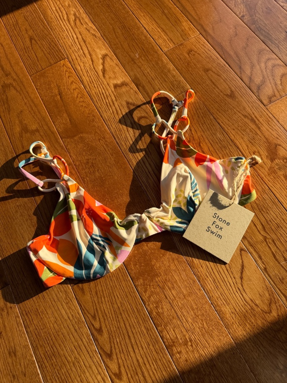 🌺 Stone Fox Swim Finca Bikini Top – Size L (Matching Set Available)
